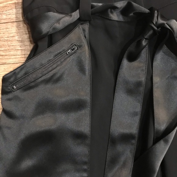 NWOT Tuxedo Crepe Satin Pocket Crop - Picture 3 of 3